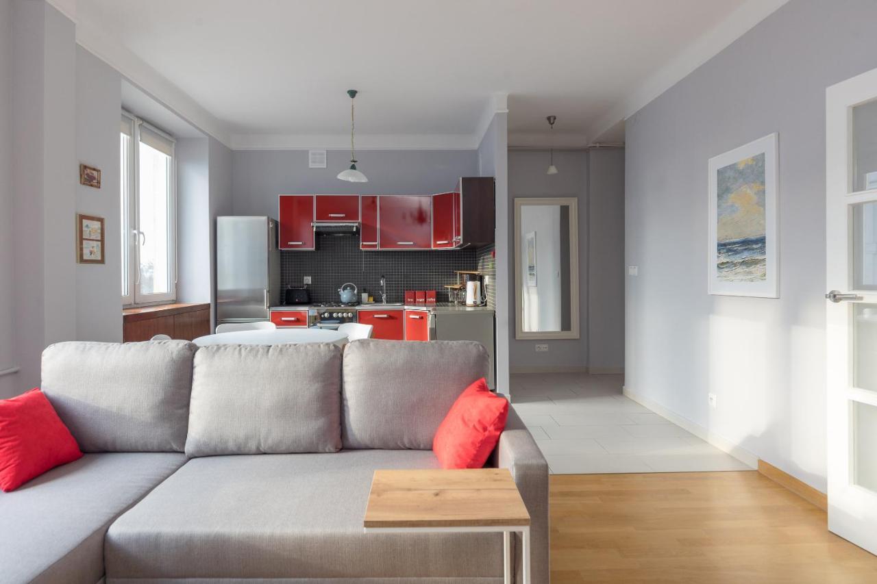 Metro Raclawicka Red Apartment ワルシャワ エクステリア 写真