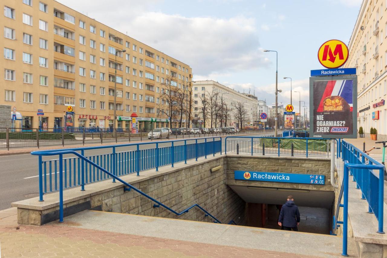 Metro Raclawicka Red Apartment ワルシャワ エクステリア 写真