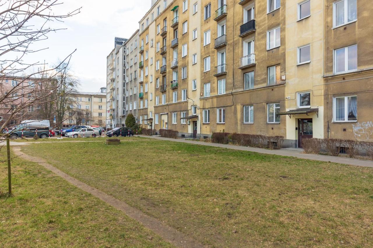 Metro Raclawicka Red Apartment ワルシャワ エクステリア 写真