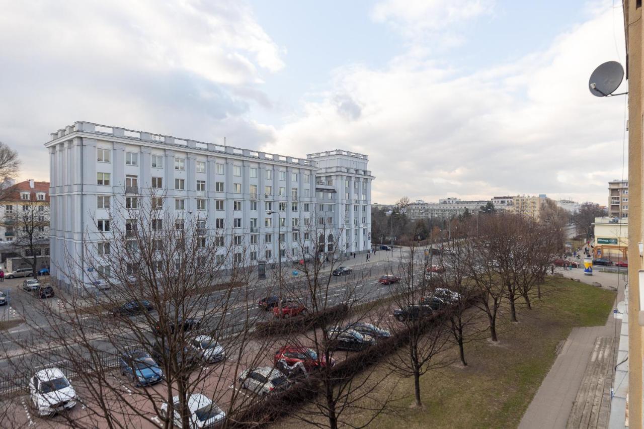 Metro Raclawicka Red Apartment ワルシャワ エクステリア 写真