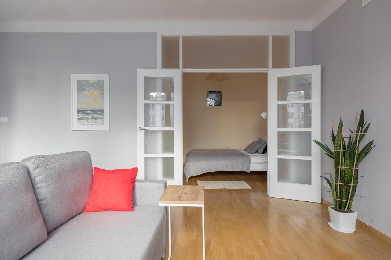Metro Raclawicka Red Apartment ワルシャワ エクステリア 写真