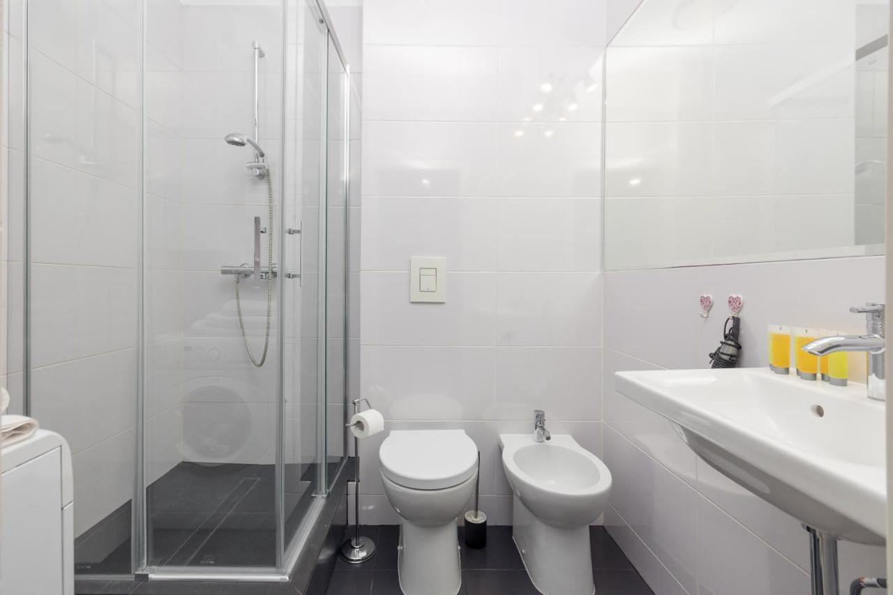 Metro Raclawicka Red Apartment ワルシャワ エクステリア 写真