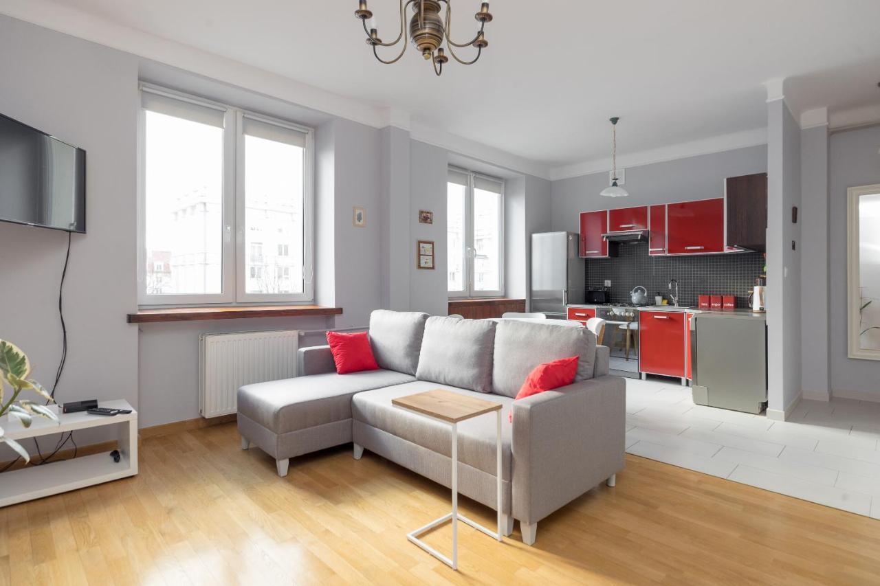 Metro Raclawicka Red Apartment ワルシャワ エクステリア 写真